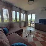 With A Parking Space Kraj, Pasman - 22000 טקון
