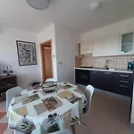 דירה With A Parking Space Kraj, Pasman - 22000 *
