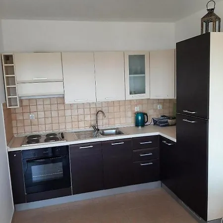 With Parking Space Kraj, Pasman - 22000 * Tkon