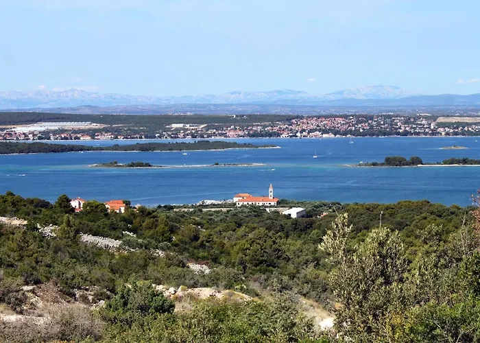 With Parking Space Kraj, Pasman - 22000 *