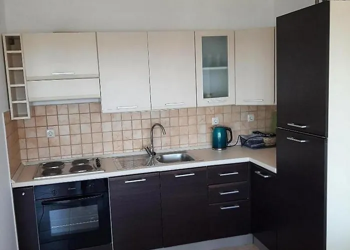 With Parking Space Kraj, Pasman - 22000 * Tkon