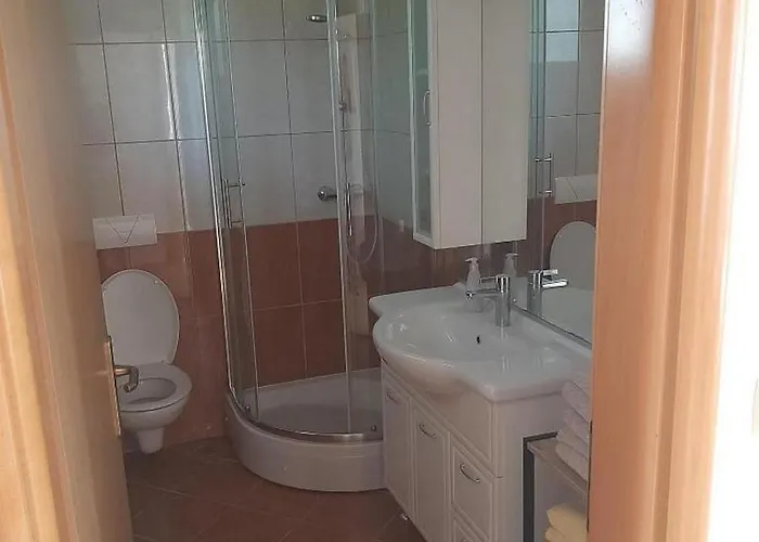 With Parking Space Kraj, Pasman - 22000 *